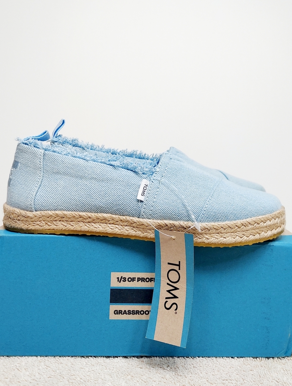 TOMS Alpargata Espadrille Pastel Blue Denim Slip-On Shoes Big Girl Size 1 NWT